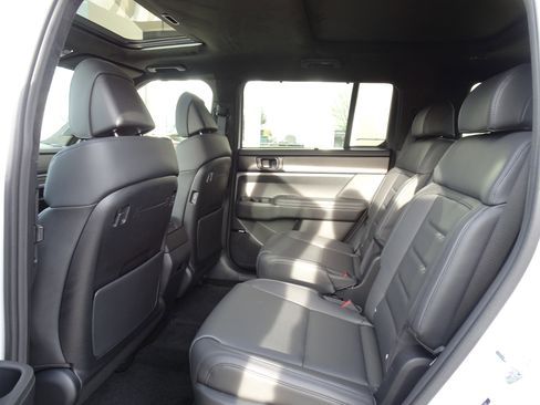 Used 2025 Hyundai Santa Fe Calligraphy image 16