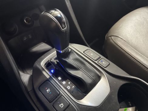 Used 2018 Hyundai Santa Fe SE image 25