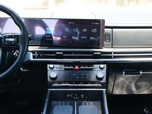Used 2025 Hyundai Santa Fe SEL FWD image 32