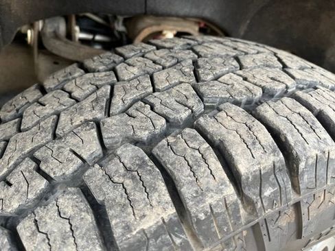 Used 2022 GMC Sierra 2500 AT4 w/ AT4 Preferred Package image 10