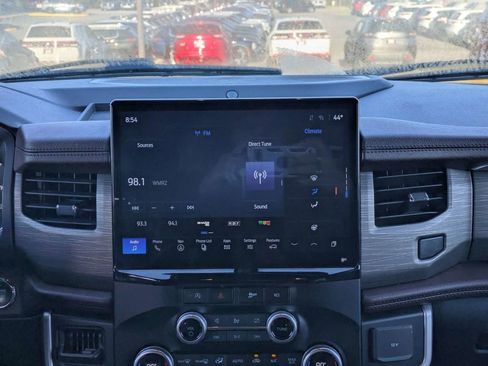 Used 2024 Ford Expedition Limited AWD/4WD image 17
