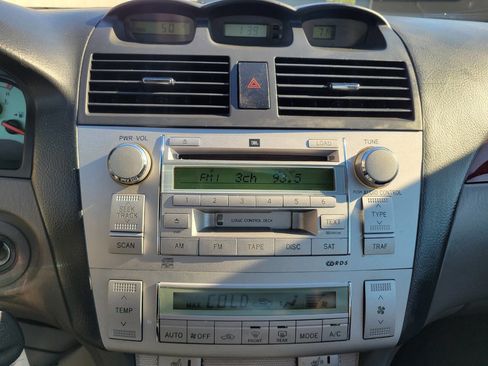 Used 2004 Toyota Solara SLE image 25