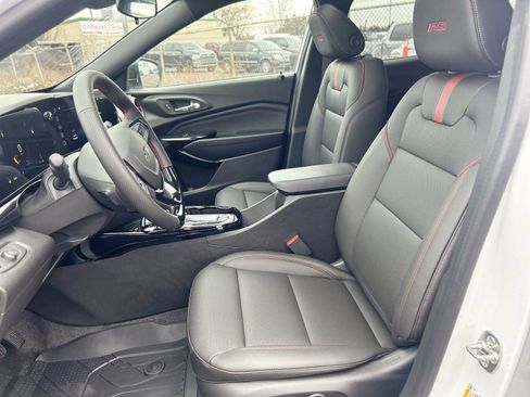 New 2026 Chevrolet Trax RS w/ Sunroof Package image 9