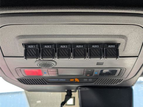 Used 2023 Ford Bronco Wildtrak image 33