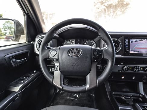Used 2017 Toyota Tacoma TRD Sport w/ Tow Package RWD image 25