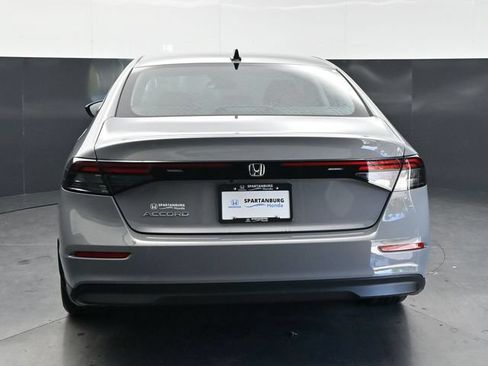 Certified 2025 Honda Accord SE image 6