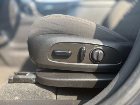 Used 2022 Chevrolet Equinox LT FWD image 23