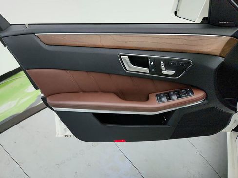 Used 2014 Mercedes-Benz E 350 Sedan image 22