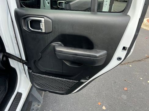 Used 2020 Jeep Wrangler Unlimited Sport image 28
