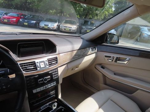 Used 2014 Mercedes-Benz E 350 4MATIC Sedan image 20