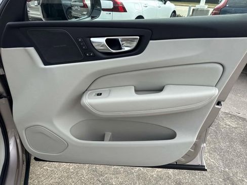 New 2026 Volvo XC60 B5 Ultra w/ Climate Package image 18