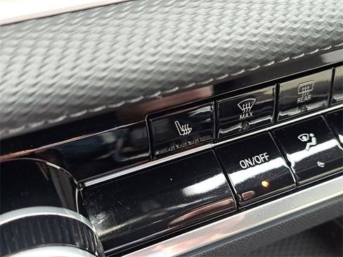 Used 2025 Chevrolet Equinox LT image 8