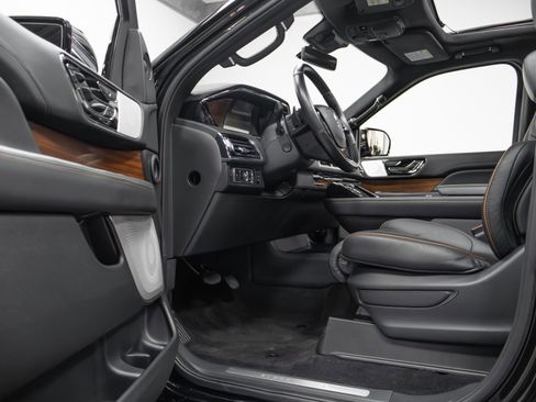 Used 2022 Lincoln Navigator Black Label image 29