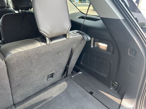 Used 2022 Ford Explorer XLT w/ Equipment Group 202A image 13