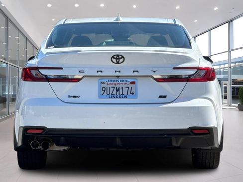 Used 2025 Toyota Camry SE FWD image 5