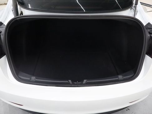 Used 2023 Tesla Model 3 Standard Range image 29