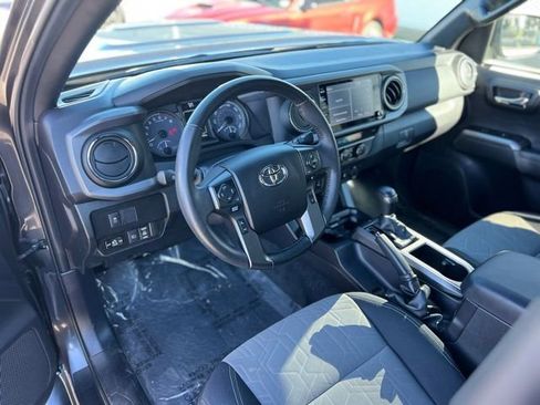 Used 2021 Toyota Tacoma TRD Sport image 18