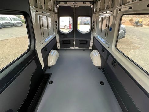 New 2025 Mercedes-Benz Sprinter 2500 image 23