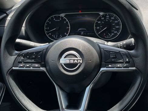 Used 2024 Nissan Sentra SV FWD image 13