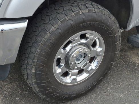 Used 2015 Ford F250 XLT w/ XLT Premium Package image 3