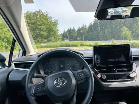 Used 2024 Toyota Corolla LE FWD image 10