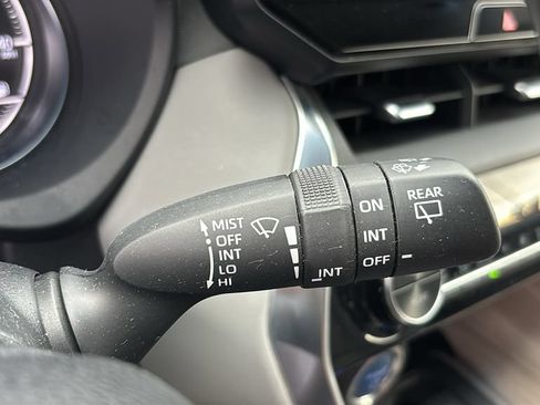 Used 2021 Toyota Venza XLE w/ Softex Package AWD/4WD image 18