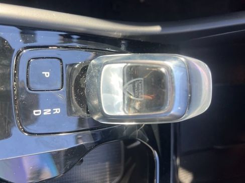 Certified 2025 Volvo XC40 B5 Ultra w/ Climate Package AWD/4WD image 31