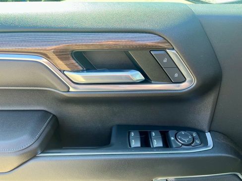 Used 2023 Chevrolet Silverado 1500 LT AWD/4WD image 9