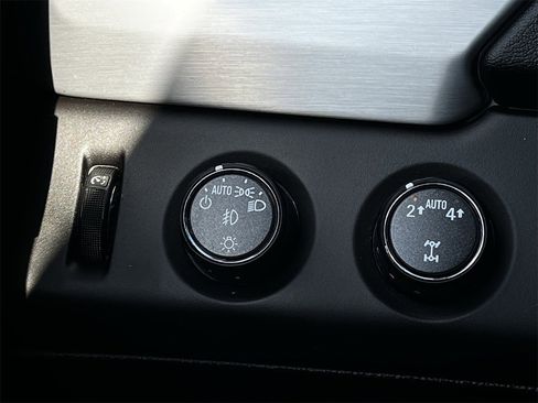 Used 2017 GMC Yukon SLT image 20