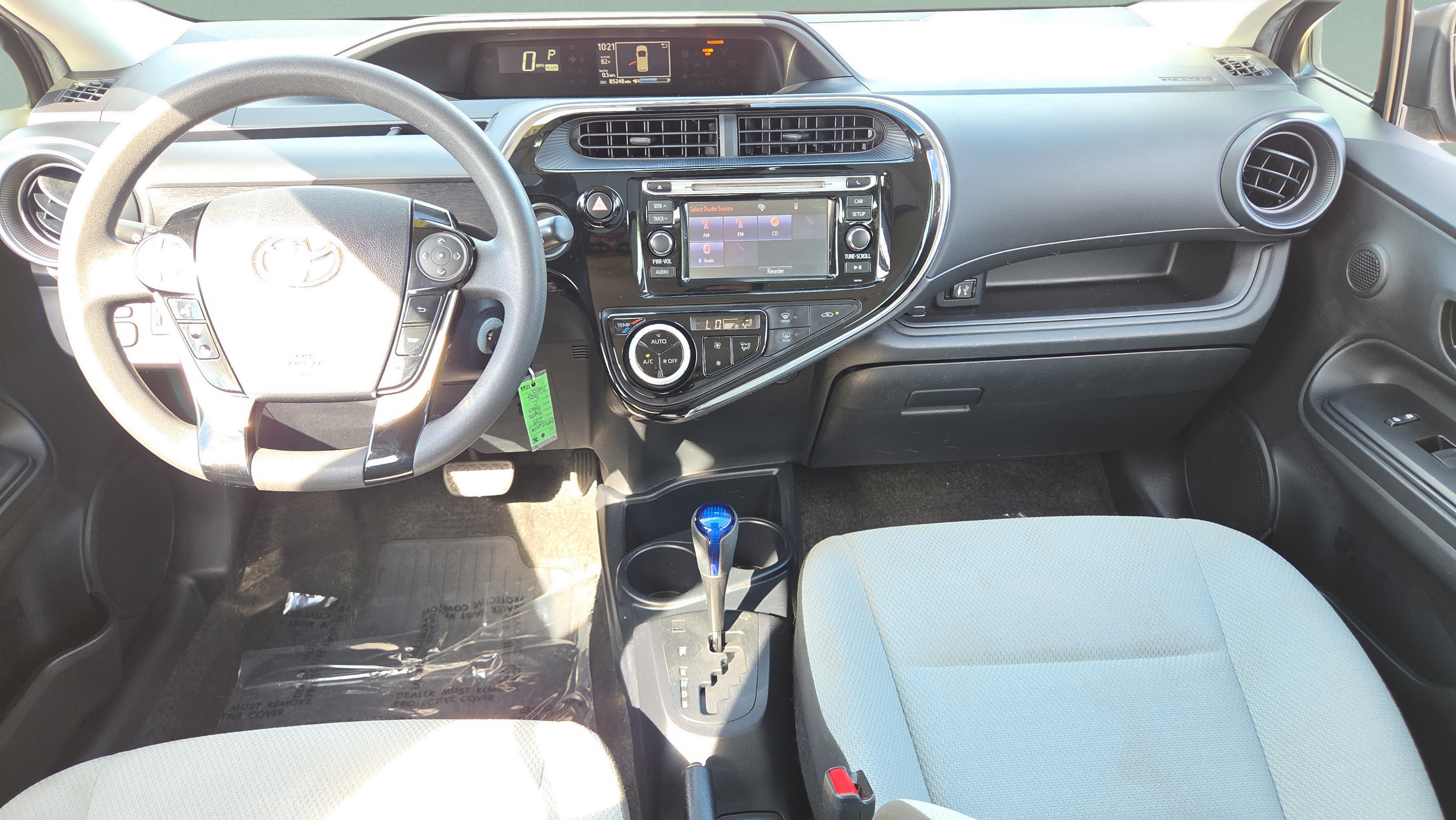 Used 2018 Toyota Prius C One FWD image 12