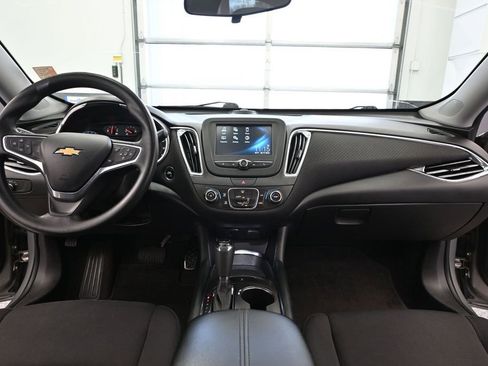 Used 2017 Chevrolet Malibu LT FWD image 24