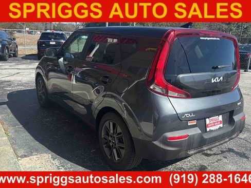 Used 2022 Kia Soul EX FWD image 3