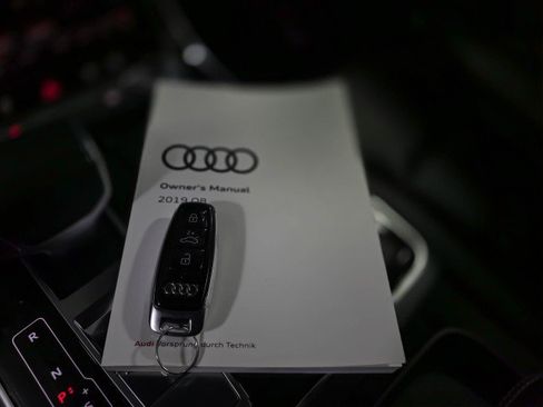Used 2019 Audi Q8 Prestige image 46