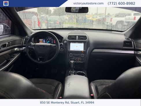 Used 2018 Ford Explorer XLT w/ Equipment Group 202A AWD/4WD image 47