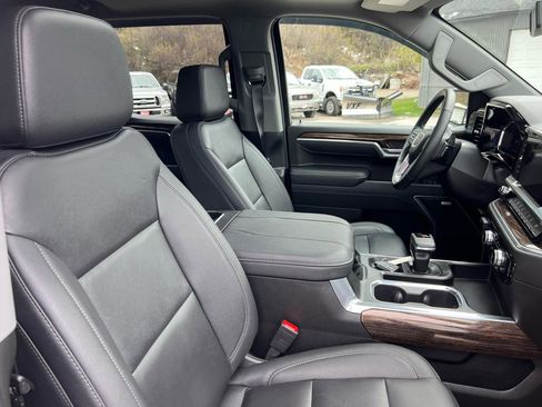 Used 2025 GMC Sierra 1500 Elevation AWD/4WD image 11