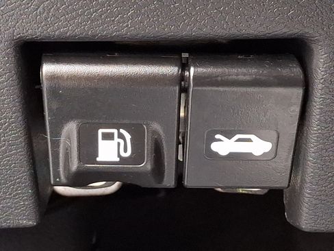 Used 2024 Nissan Kicks SV FWD image 25