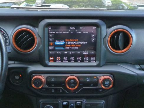 Used 2022 Jeep Gladiator Mojave AWD/4WD image 17