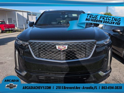 Used 2021 Cadillac XT6 Premium Luxury FWD image 8