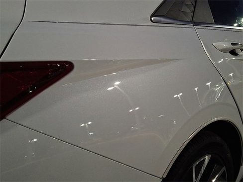 Used 2024 Hyundai Elantra Limited image 8