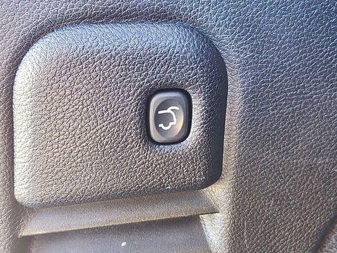 Used 2015 Jeep Grand Cherokee Limited w/ Luxury Group II image 25