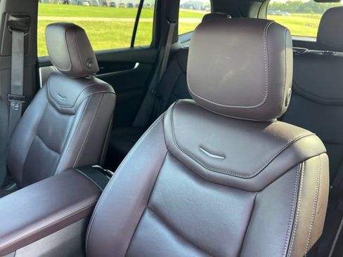 Used 2024 Cadillac XT6 Premium Luxury w/ Technology Package FWD image 8