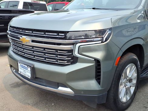 Used 2023 Chevrolet Suburban Premier AWD/4WD image 7