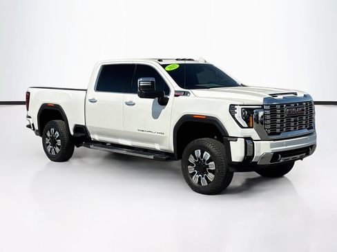 Used 2025 GMC Sierra 3500 Denali w/ Denali Reserve Package AWD/4WD image 3