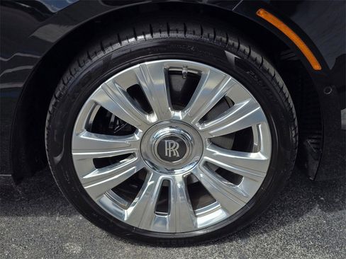 Used 2021 Rolls-Royce Ghost image 11