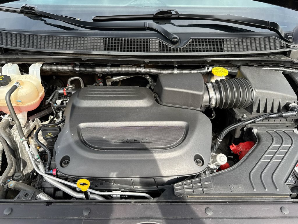 Used 2025 Chrysler Pacifica Select FWD image 25