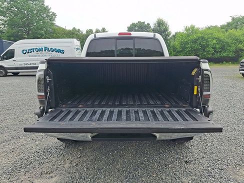 Used 2011 Toyota Tacoma 4x4 Double Cab w/ SR5 Pkg #2 image 28