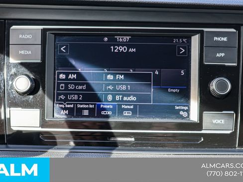 Used 2024 Volkswagen Jetta SE image 31