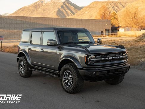 Used 2021 Ford Bronco Outer Banks image 2