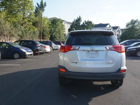 Used 2013 Toyota RAV4 Limited AWD/4WD image 5