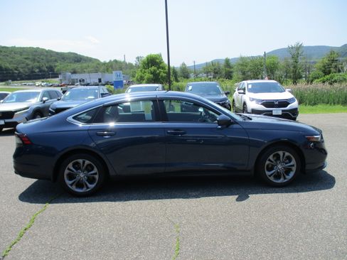Certified 2023 Honda Accord EX image 4
